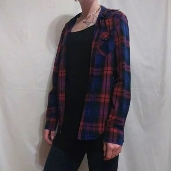 AEO Plaid Button up - Picture 2 of 10
